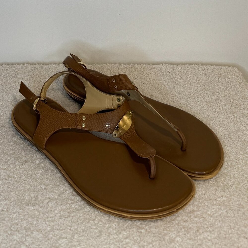 Michael Kors | MK Plate Flat Thong Sandals